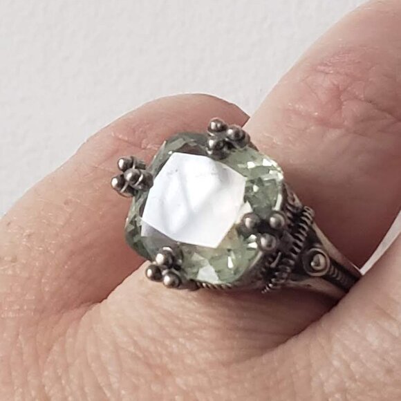 Stunning Sterling Silver Cocktail Ring Pale Blue Green Stone Signed JL - Picture 2 of 11